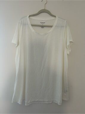 Torrid Size 3 Light Yellow Cream Scoop Neck Short Sleeve Top